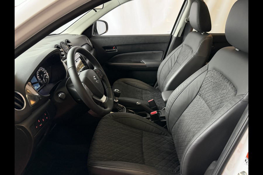 Suzuki Vitara 1.4 BOOSTERJET 07/25 NIEUWSTAAT HYBRID STYLE PANORAMA SCHUIFDAK LEER CARPLAY NAVI CAMERA PDC STOELVERW.