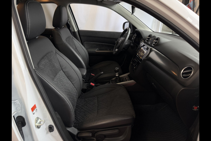 Suzuki Vitara 1.4 BOOSTERJET 07/25 NIEUWSTAAT HYBRID STYLE PANORAMA SCHUIFDAK LEER CARPLAY NAVI CAMERA PDC STOELVERW.