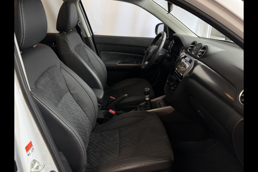 Suzuki Vitara 1.4 BOOSTERJET 07/25 NIEUWSTAAT HYBRID STYLE PANORAMA SCHUIFDAK LEER CARPLAY NAVI CAMERA PDC STOELVERW.