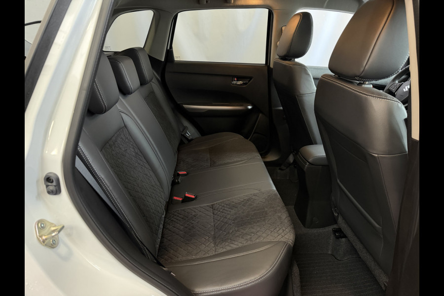 Suzuki Vitara 1.4 BOOSTERJET 07/25 NIEUWSTAAT HYBRID STYLE PANORAMA SCHUIFDAK LEER CARPLAY NAVI CAMERA PDC STOELVERW.