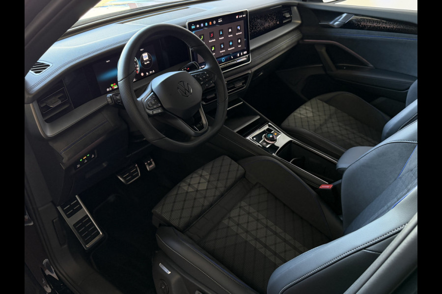 Volkswagen Tayron 1.5 eHybrid 272PK R-LINE SCHUIFDAK VW.TREKHAAK BLACK-STYLE 20''LMV PANO ERGO.STOEL MASSAGE TRAILER.ASSIST