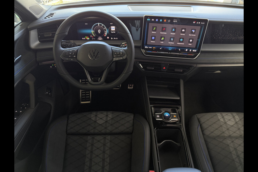Volkswagen Tayron 1.5 eHybrid 272PK R-LINE SCHUIFDAK VW.TREKHAAK BLACK-STYLE 20''LMV PANO ERGO.STOEL MASSAGE TRAILER.ASSIST