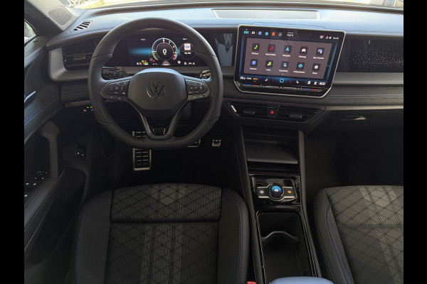 Volkswagen Tayron 1.5 eHybrid 272PK R-LINE SCHUIFDAK VW.TREKHAAK BLACK-STYLE 20''LMV PANO ERGO.STOEL MASSAGE TRAILER.ASSIST
