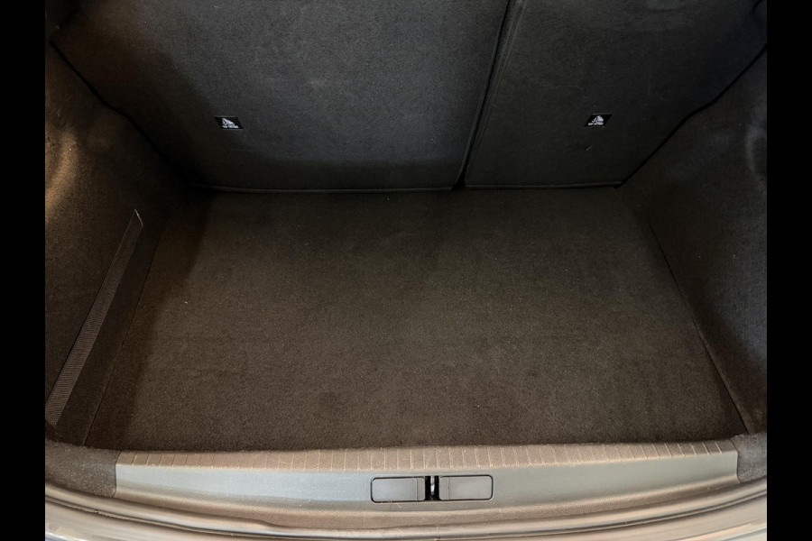Peugeot 208 1.2 PureTech 100PK Allure Pack | Carplay | Camera | Stoelverw. | Keyless | Incl. garantie