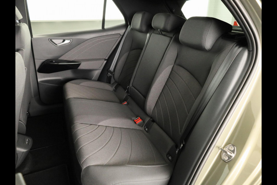 Volkswagen ID.3 Pro Limited Edition 58 kWh 204 PK | 20 Inch| Stoelverwarming | Achteruitrijcamera | Navigatie