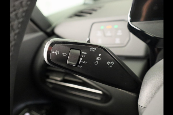 Volkswagen ID.3 Pro Limited Edition 58 kWh 204 PK | 20 Inch| Stoelverwarming | Achteruitrijcamera | Navigatie