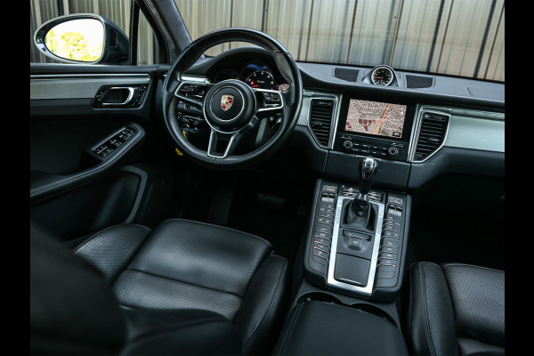 Porsche Macan 3.6 Turbo Performance Package 441pk | Sport Chrono | Panorama dak | Trekhaak | Bose Sound | Privacy glass | Adaptive cruise control | Stoel ventilatie