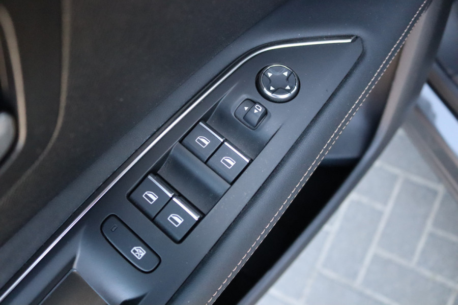 Peugeot 3008 1.6 Plug in Hybrid 225PK GT- Line Camera/Elektr-achterklep/Cruise-control
