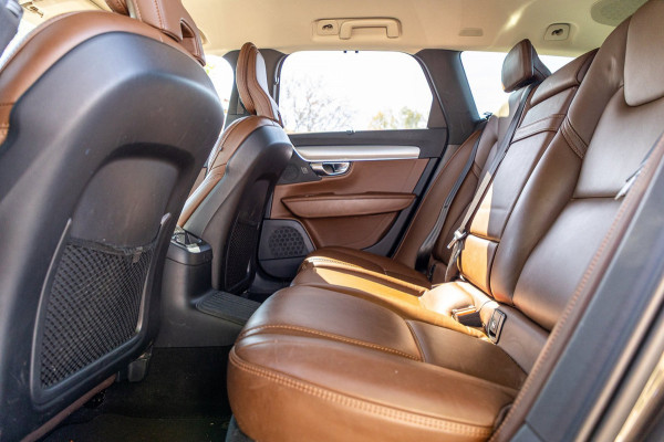 Volvo V90 2.0 T8 AWD Inscription I 91% I Btw I Luxe Leder I Trekhaak I Phine grey I