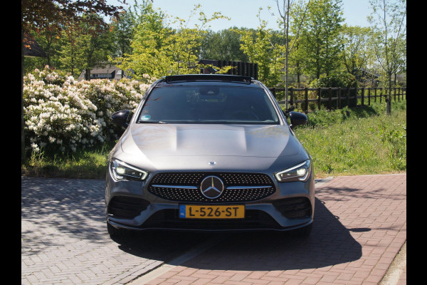 Mercedes-Benz CLA-Klasse 250 e Business Solution AMG Limited | Panoramadak | Camera | Sfeerverlichting | Apple Carplay |
