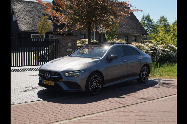 Mercedes-Benz CLA-Klasse 250 e Business Solution AMG Limited | Panoramadak | Camera | Sfeerverlichting | Apple Carplay |
