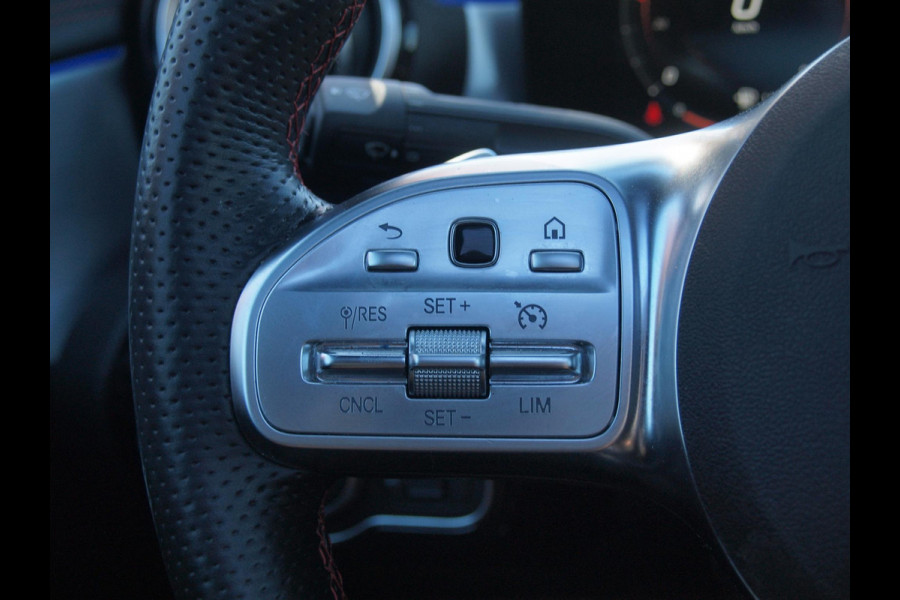 Mercedes-Benz CLA-Klasse 250 e Business Solution AMG Limited | Panoramadak | Camera | Sfeerverlichting | Apple Carplay |