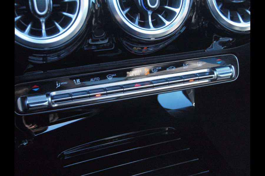 Mercedes-Benz CLA-Klasse 250 e Business Solution AMG Limited | Panoramadak | Camera | Sfeerverlichting | Apple Carplay |