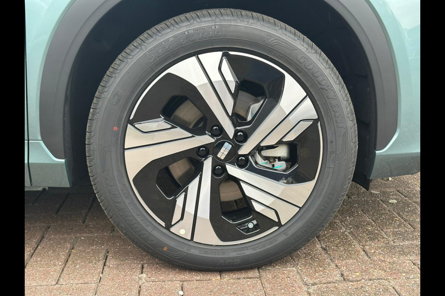 GEELY E5 Max+ 68 kWh | Panoramadak | Memoryseats | Flyme Audio | Stoelen voor & achter verwarmbaar | Warmtepomp | 360 Camera |