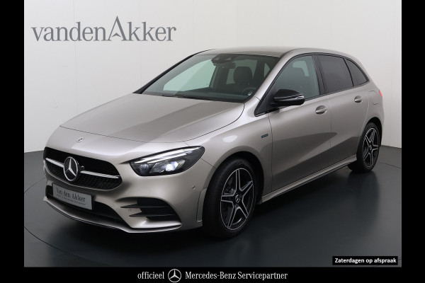 Mercedes-Benz B-Klasse 250e AMG // SoH 92,3% // Trekhaak // Carplay // Camera // Sfeerverlichting // Nightpakket // LED koplampen