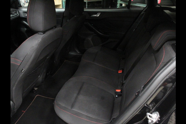 Ford FOCUS Wagon 1.0 EcoBoost Hybrid ST Line X Business Digitale Cockpit Camera Electrisch te openen achterklep Navigatie Climate control Cruise control Apple Carplay/Android Auto LM velgen Parkeersensoren Led Extra Getint Glas