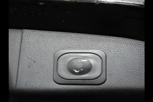 Ford FOCUS Wagon 1.0 EcoBoost Hybrid ST Line X Business Digitale Cockpit Camera Electrisch te openen achterklep Navigatie Climate control Cruise control Apple Carplay/Android Auto LM velgen Parkeersensoren Led Extra Getint Glas