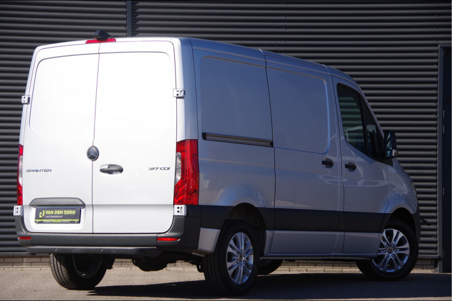 Mercedes-Benz Sprinter 317 1.9 CDI L1H1 AUT. LED, ADAPT. CRUISE, MBUX 10'', GEV. STOEL, CAMERA, NAVI, CLIMA, VOORRUITVERWARMING