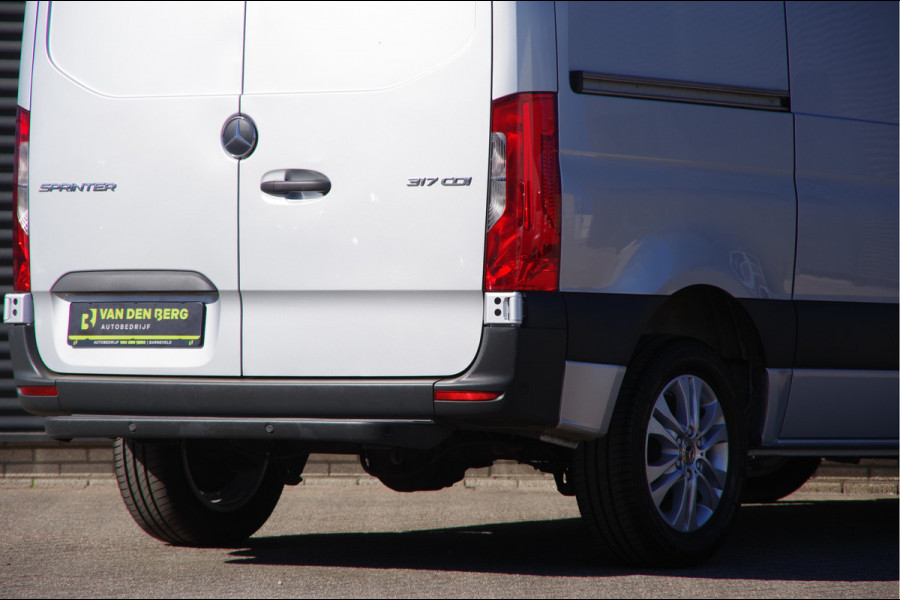 Mercedes-Benz Sprinter 317 1.9 CDI L1H1 AUT. LED, ADAPT. CRUISE, MBUX 10'', GEV. STOEL, CAMERA, NAVI, CLIMA, VOORRUITVERWARMING