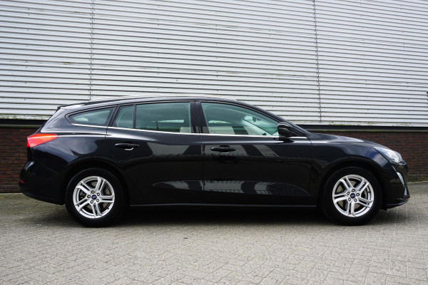 Ford FOCUS Wagon 1.0 EcoBoost Edition Business/Navigatie/Cruise/ Black Metallic.