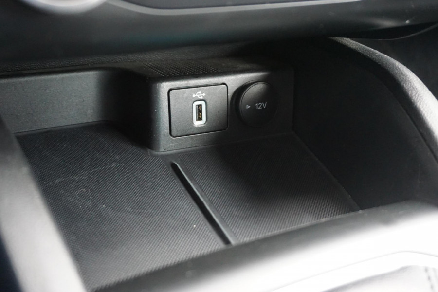 Ford FOCUS Wagon 1.0 EcoBoost Edition Business/Navigatie/Cruise/ Black Metallic.