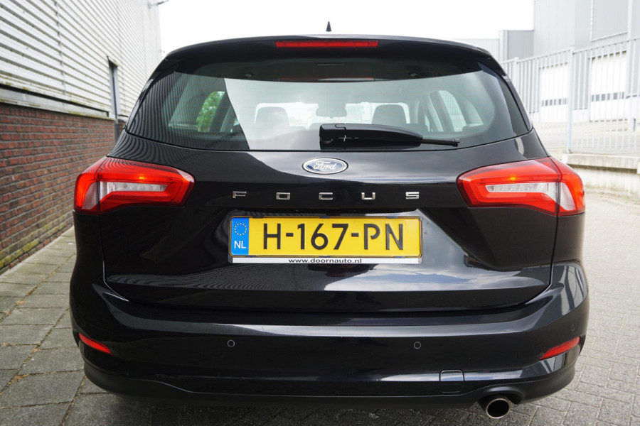 Ford FOCUS Wagon 1.0 EcoBoost Edition Business/Navigatie/Cruise/ Black Metallic.