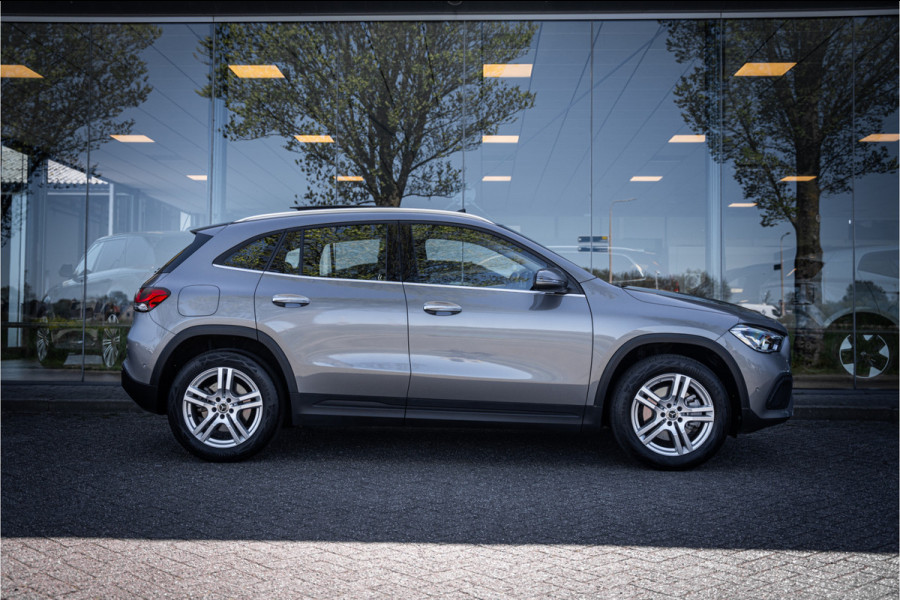Mercedes-Benz GLA 250 e Style ** Panodak ** Trekhaak ** LED **