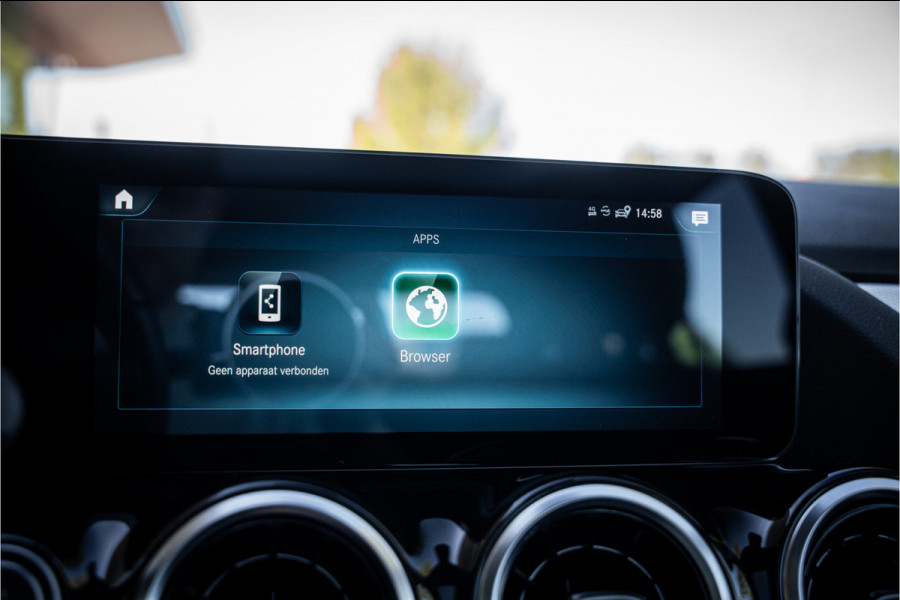 Mercedes-Benz GLA 250 e Style ** Panodak ** Trekhaak ** LED **