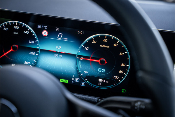 Mercedes-Benz GLA 250 e Style ** Panodak ** Trekhaak ** LED **
