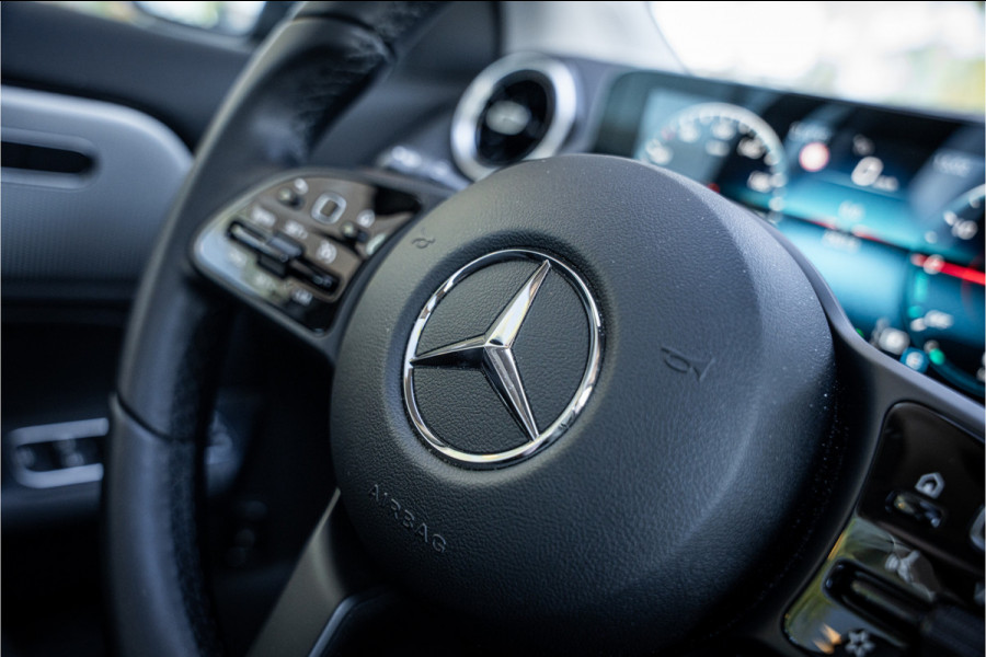 Mercedes-Benz GLA 250 e Style ** Panodak ** Trekhaak ** LED **