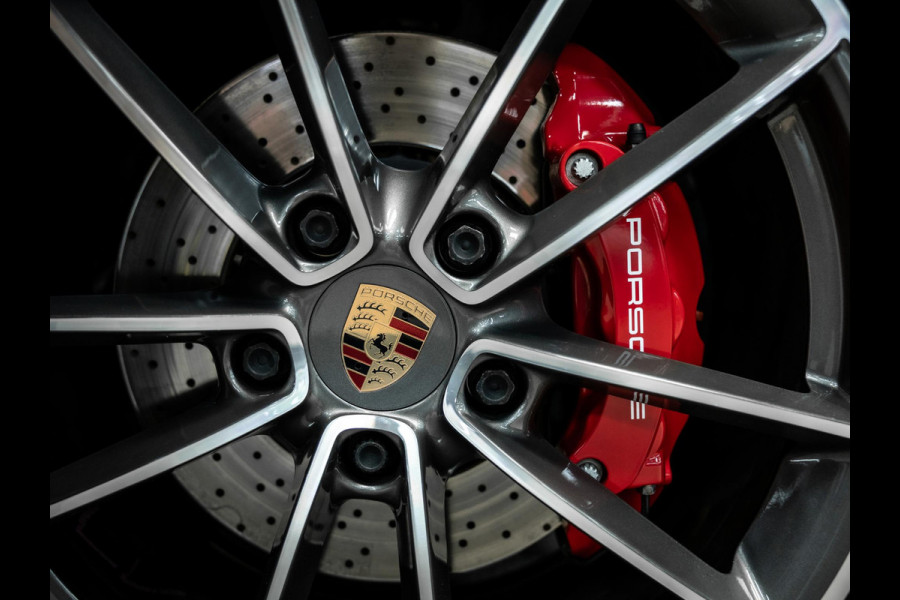 Porsche 911 Cabrio 3.0 Carrera 4 S | Akrapovic | Burmester | Lift | Full Option | Sport Chrono | Stoel ventilatie en verwarming |