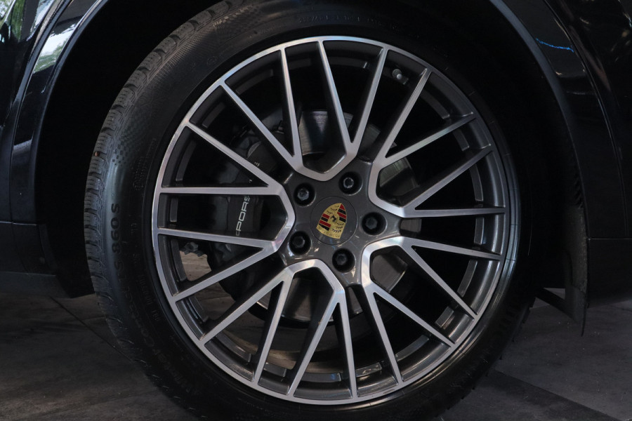 Porsche Cayenne 3.0 E-Hybrid Panoramadak Luchtvering Matrix 21"LM