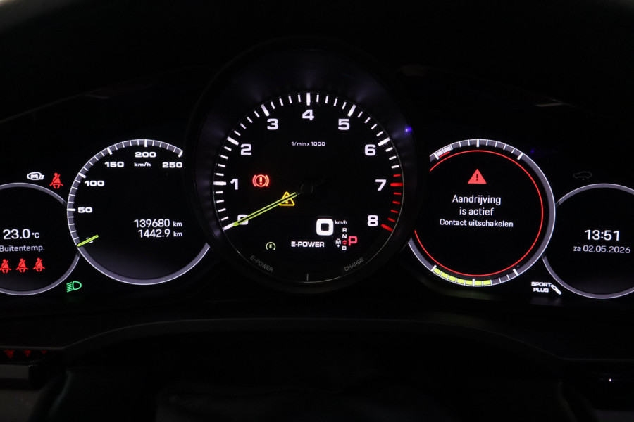 Porsche Cayenne 3.0 E-Hybrid Panoramadak Luchtvering Matrix 21"LM