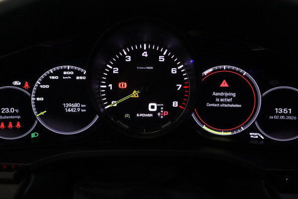 Porsche Cayenne 3.0 E-Hybrid Panoramadak Luchtvering Matrix 21"LM