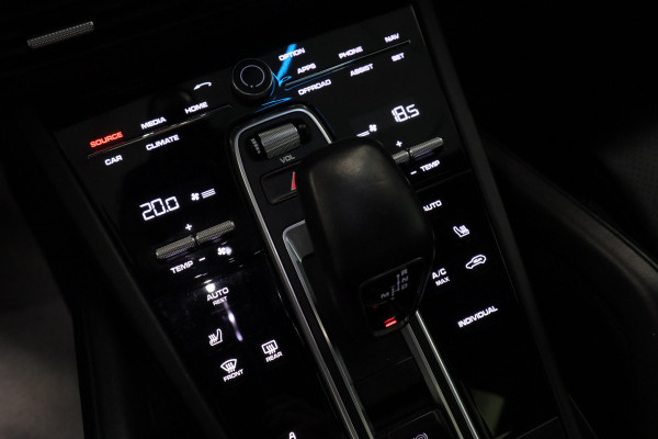 Porsche Cayenne 3.0 E-Hybrid Panoramadak Luchtvering Matrix 21"LM