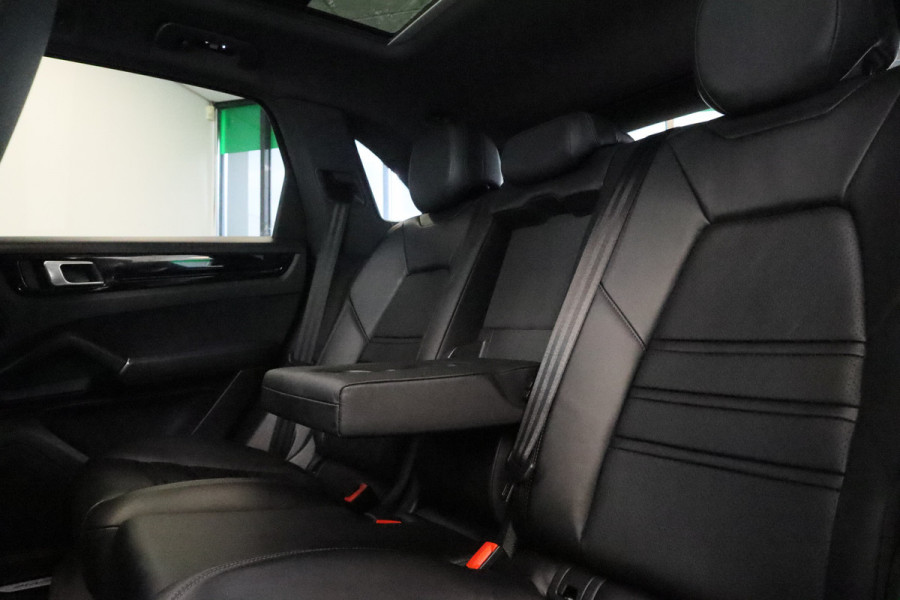 Porsche Cayenne 3.0 E-Hybrid Panoramadak Luchtvering Matrix 21"LM