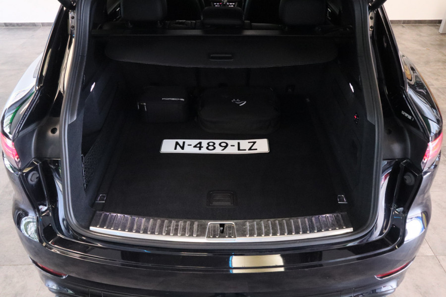 Porsche Cayenne 3.0 E-Hybrid Panoramadak Luchtvering Matrix 21"LM
