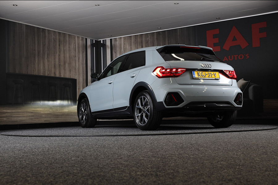Audi A1 CITYCARVER 30 TFSI S Line / AUT / Cc / Lane Assist / Camera / Navi / Digital Cockpit / Matrix / Pdc / 18 Inch