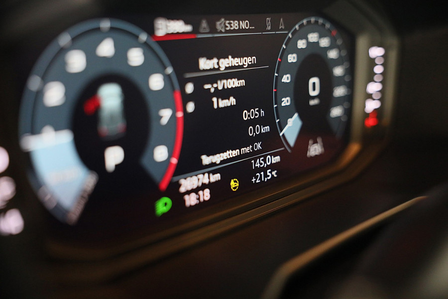 Audi A1 CITYCARVER 30 TFSI S Line / AUT / Cc / Lane Assist / Camera / Navi / Digital Cockpit / Matrix / Pdc / 18 Inch