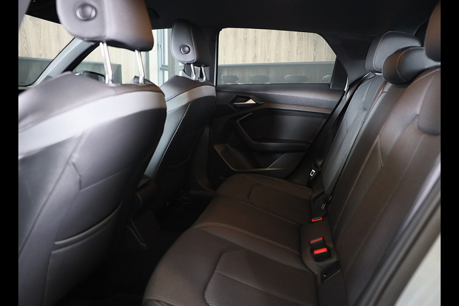 Audi A1 CITYCARVER 30 TFSI S Line / AUT / Cc / Lane Assist / Camera / Navi / Digital Cockpit / Matrix / Pdc / 18 Inch