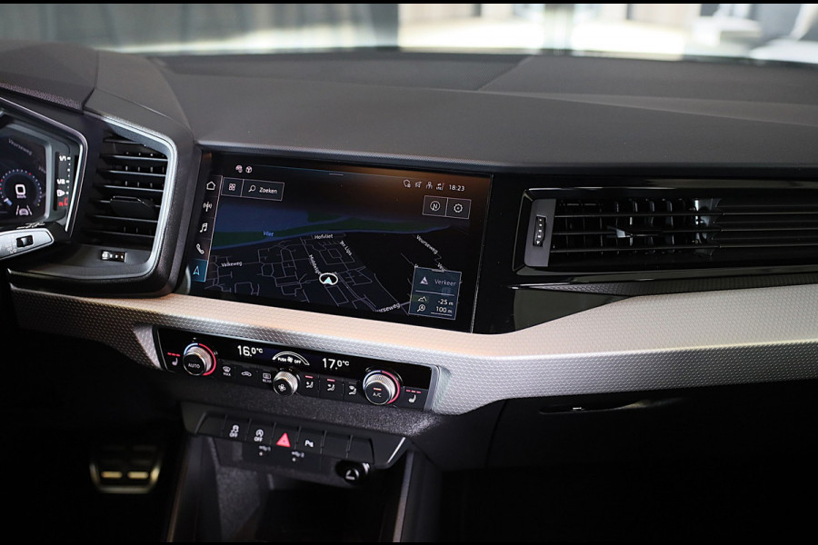 Audi A1 CITYCARVER 30 TFSI S Line / AUT / Cc / Lane Assist / Camera / Navi / Digital Cockpit / Matrix / Pdc / 18 Inch