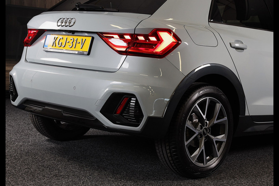 Audi A1 CITYCARVER 30 TFSI S Line / AUT / Cc / Lane Assist / Camera / Navi / Digital Cockpit / Matrix / Pdc / 18 Inch