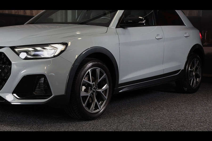 Audi A1 CITYCARVER 30 TFSI S Line / AUT / Cc / Lane Assist / Camera / Navi / Digital Cockpit / Matrix / Pdc / 18 Inch