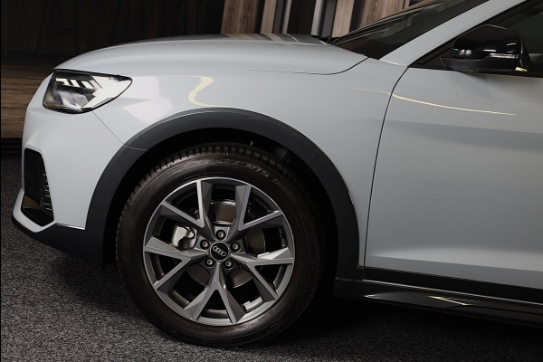 Audi A1 CITYCARVER 30 TFSI S Line / AUT / Cc / Lane Assist / Camera / Navi / Digital Cockpit / Matrix / Pdc / 18 Inch