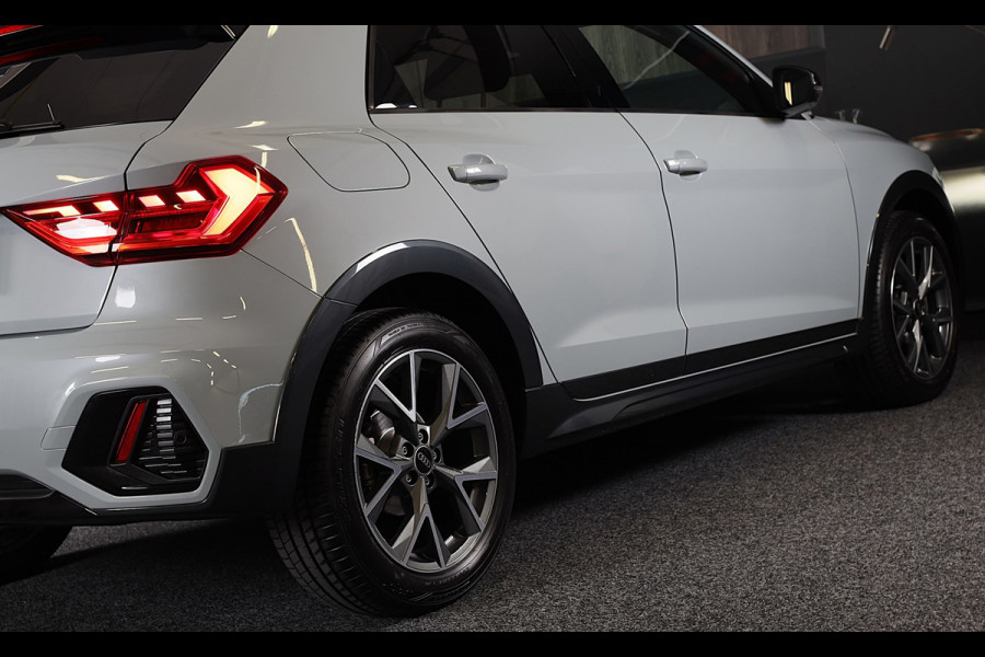 Audi A1 CITYCARVER 30 TFSI S Line / AUT / Cc / Lane Assist / Camera / Navi / Digital Cockpit / Matrix / Pdc / 18 Inch