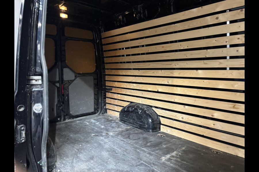 Volkswagen Crafter 30 2.0 TDI L3H3 Highline Automaat Airco App-connect Adaptive Cruise Control Camera Trekhaak