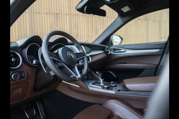 Alfa Romeo Stelvio 2.0 T AWD Super | Veloce stoelen | NL-auto | Camera | Trekhaak