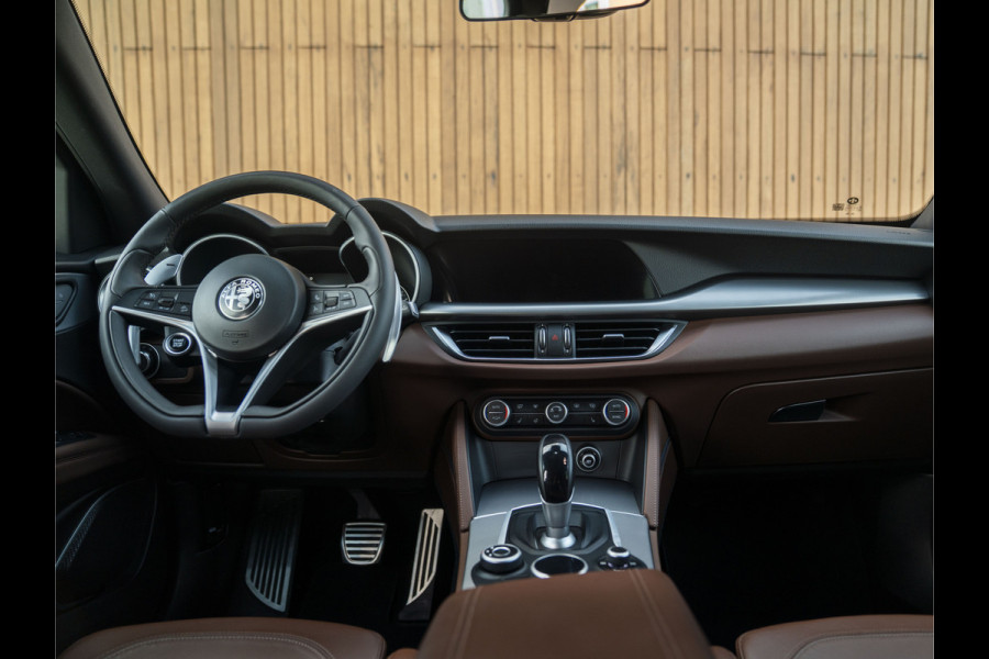 Alfa Romeo Stelvio 2.0 T AWD Super | Veloce stoelen | NL-auto | Camera | Trekhaak