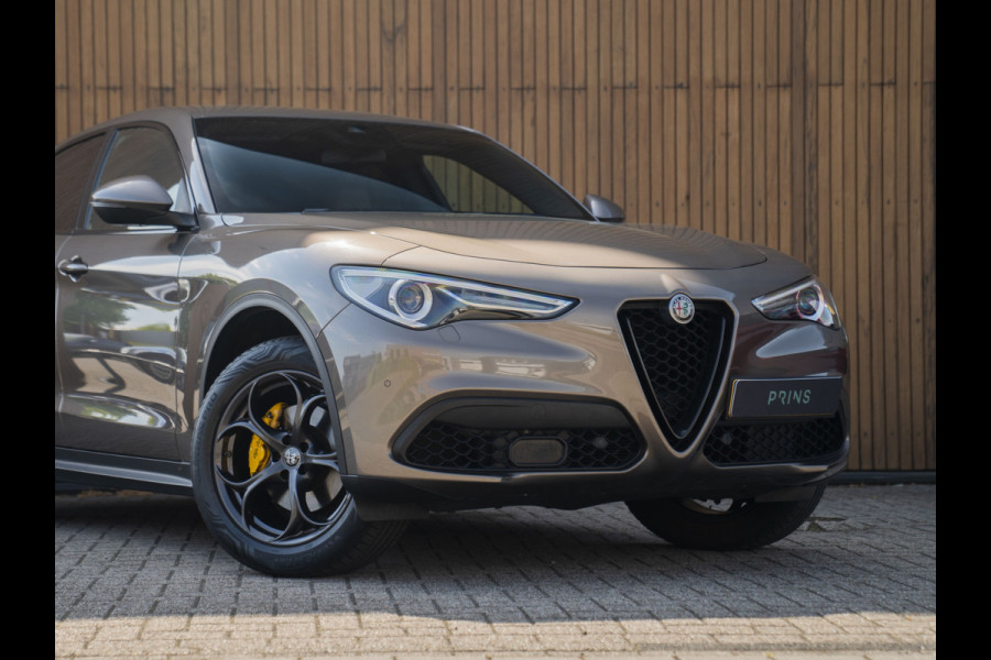 Alfa Romeo Stelvio 2.0 T AWD Super | Veloce stoelen | NL-auto | Camera | Trekhaak