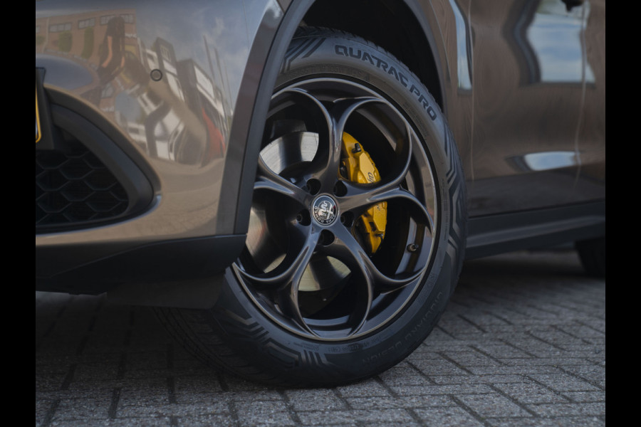 Alfa Romeo Stelvio 2.0 T AWD Super | Veloce stoelen | NL-auto | Camera | Trekhaak